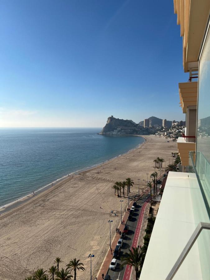 Amazing Beachfront Apartment - La Cala Бенидорм Екстериор снимка