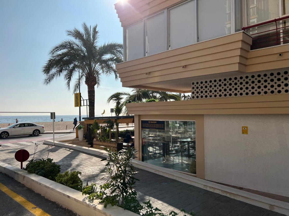 Amazing Beachfront Apartment - La Cala Бенидорм Екстериор снимка