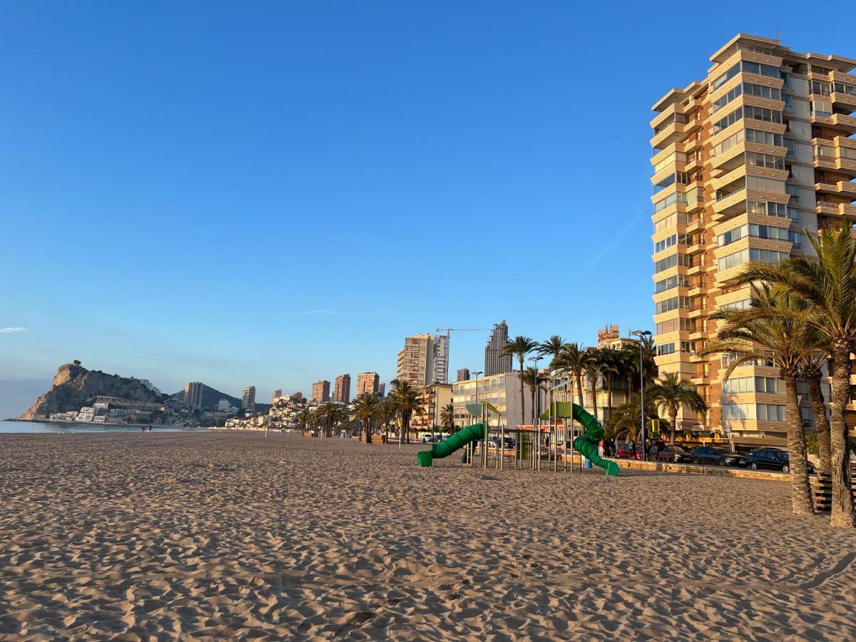 Amazing Beachfront Apartment - La Cala Бенидорм Екстериор снимка